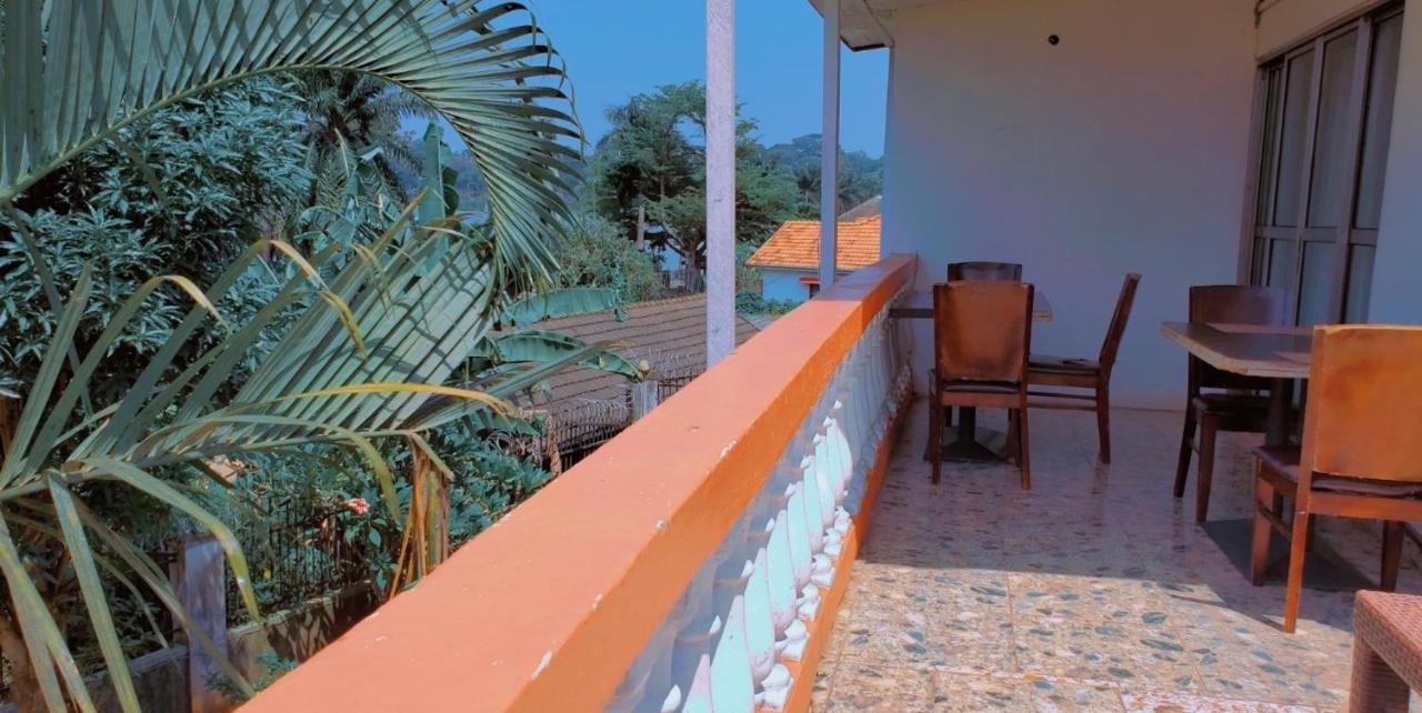 La Feve Beach Bed And Breakfast Entebbe Ngoại thất bức ảnh