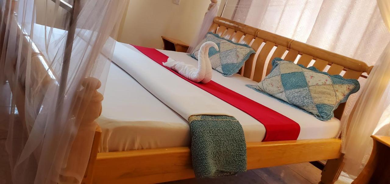 La Feve Beach Bed And Breakfast Entebbe Ngoại thất bức ảnh