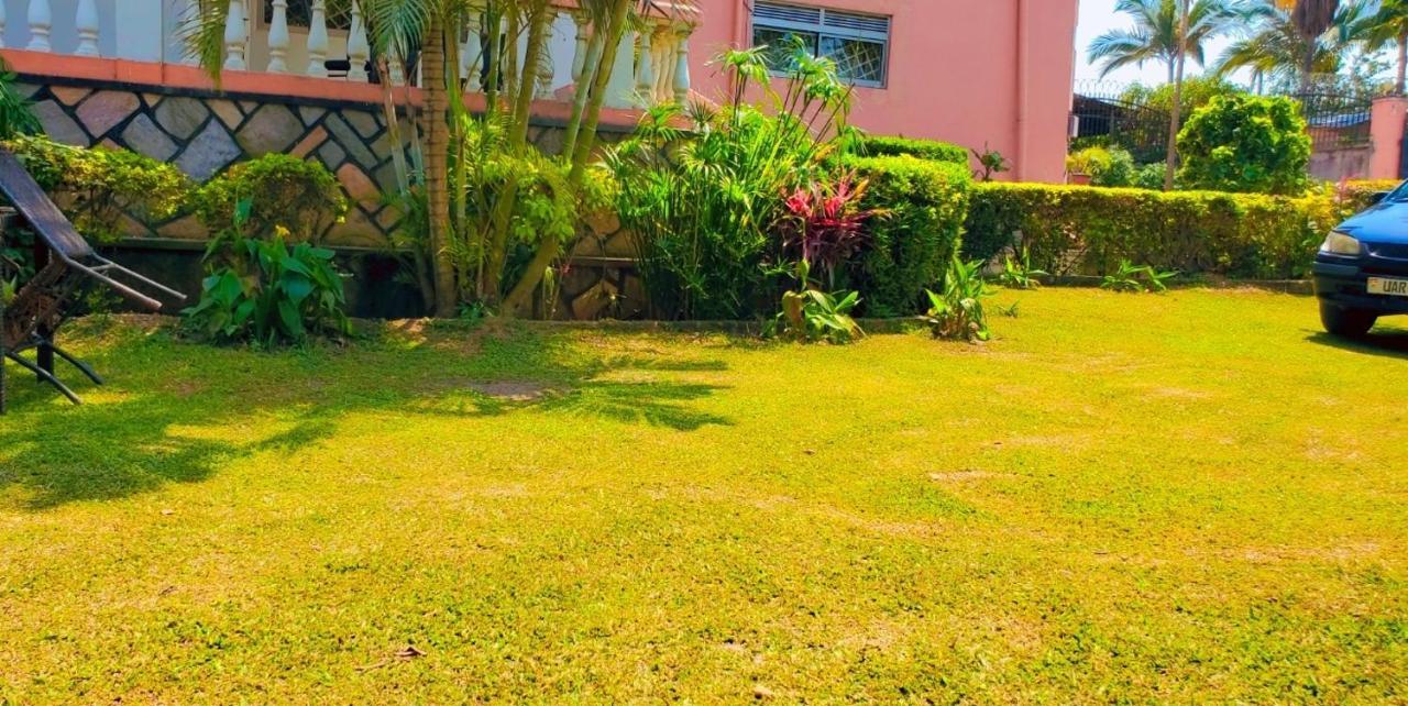 La Feve Beach Bed And Breakfast Entebbe Ngoại thất bức ảnh